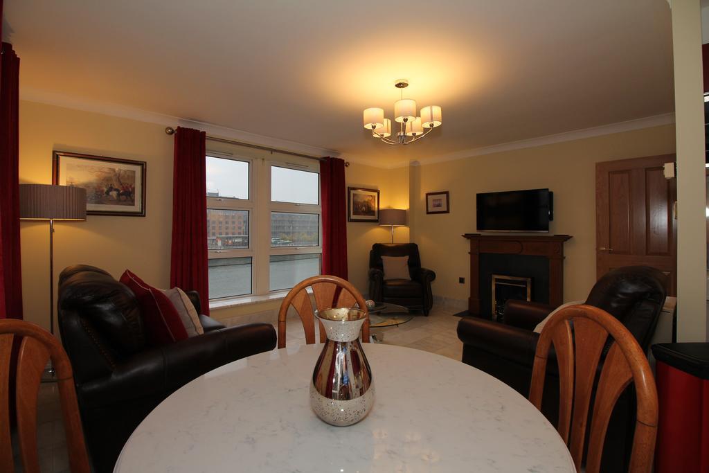 Sir John Rodgersons Quay Apartment *